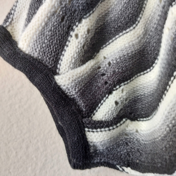 Y2K VINTAGE WET SEAL DOLMAN LIGHTWEIGHT SWEATER - Picture 4 of 9